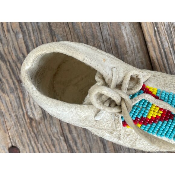 Vintage 1960s Native American Infant Beaded Moccasin Buck Skin - Picture 7 of 14